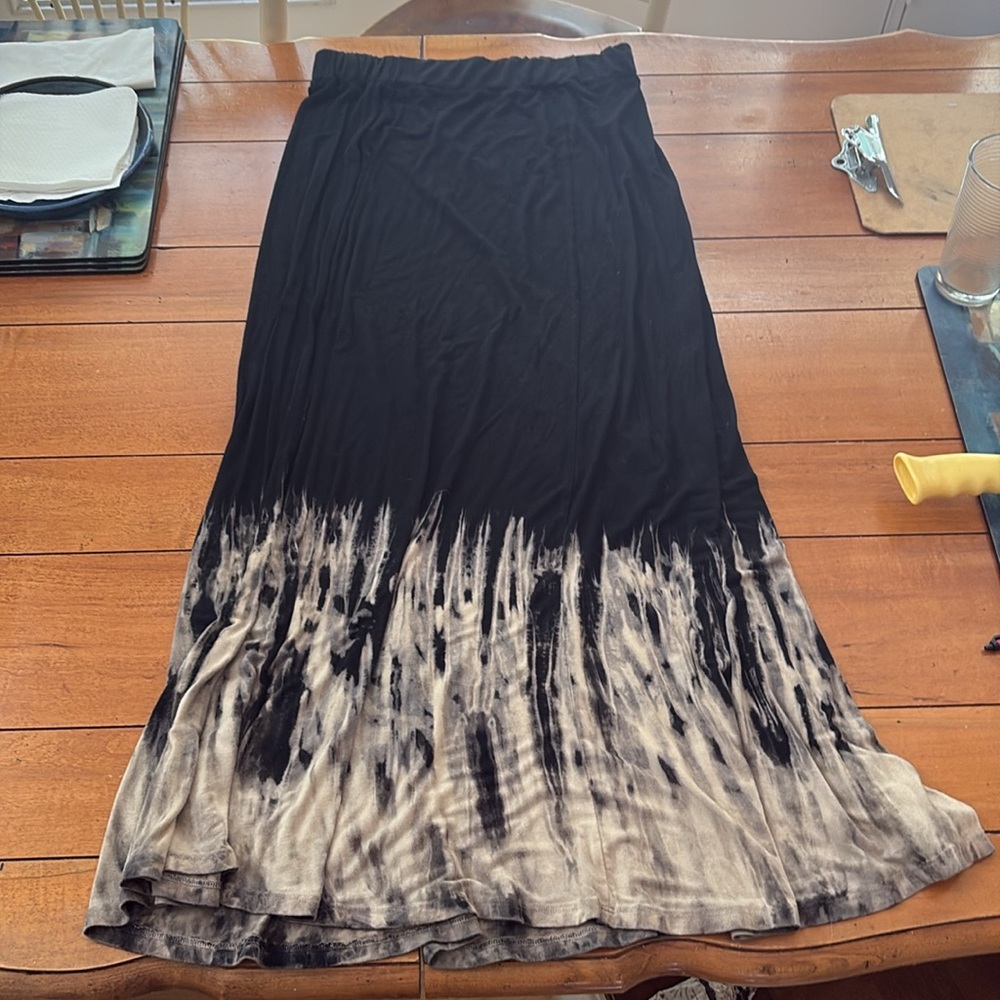 LAPIS Maxi Skirt, Black w Beige Tie Dye Bottom, Large